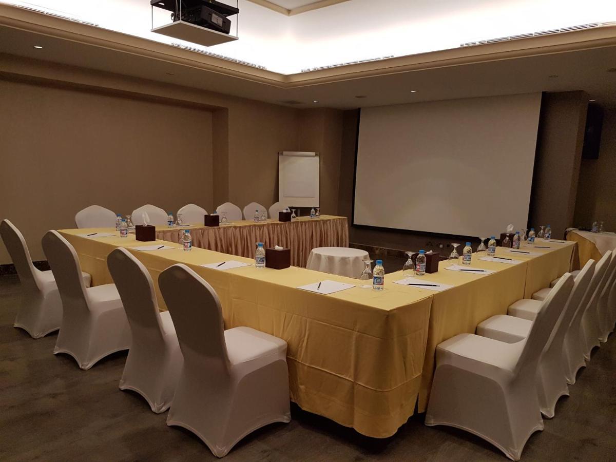 Ramada Riyadh Hotel Ngoại thất bức ảnh