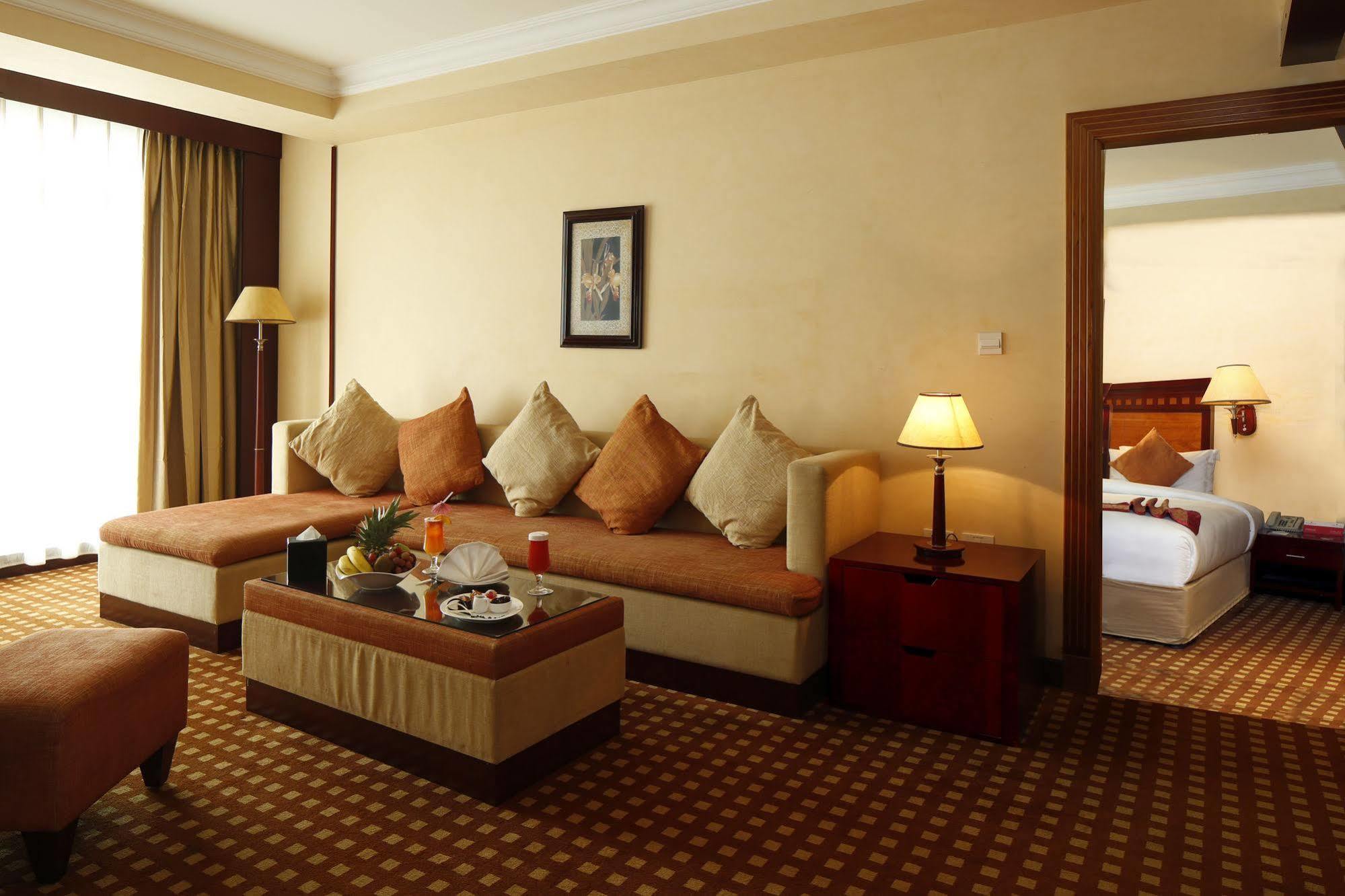 Ramada Riyadh Hotel Ngoại thất bức ảnh
